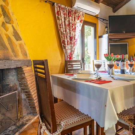 Amazing Cottage In Algatocin With Kitchen Ngoại thất bức ảnh