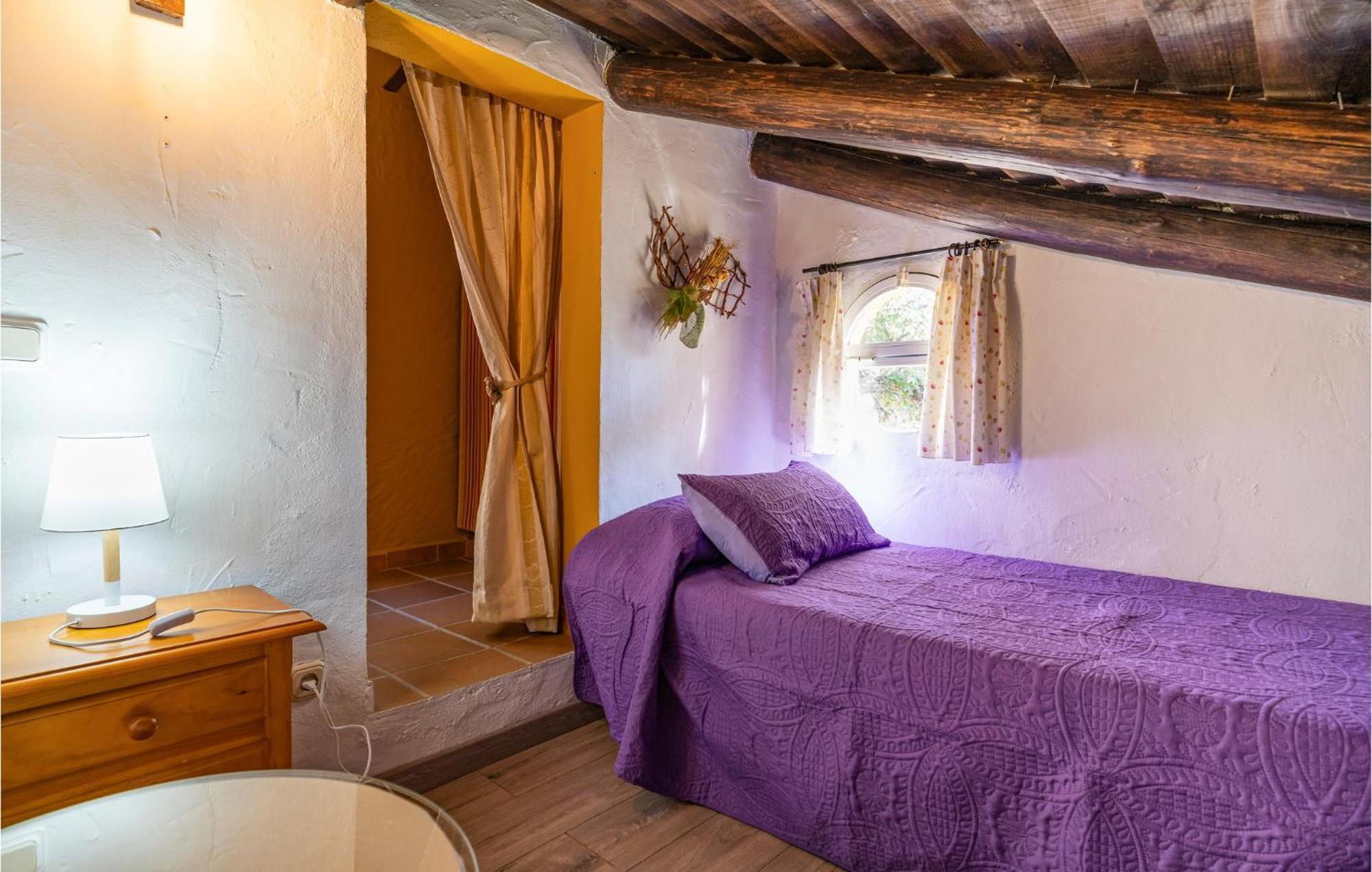 Amazing Cottage In Algatocin With Kitchen Ngoại thất bức ảnh
