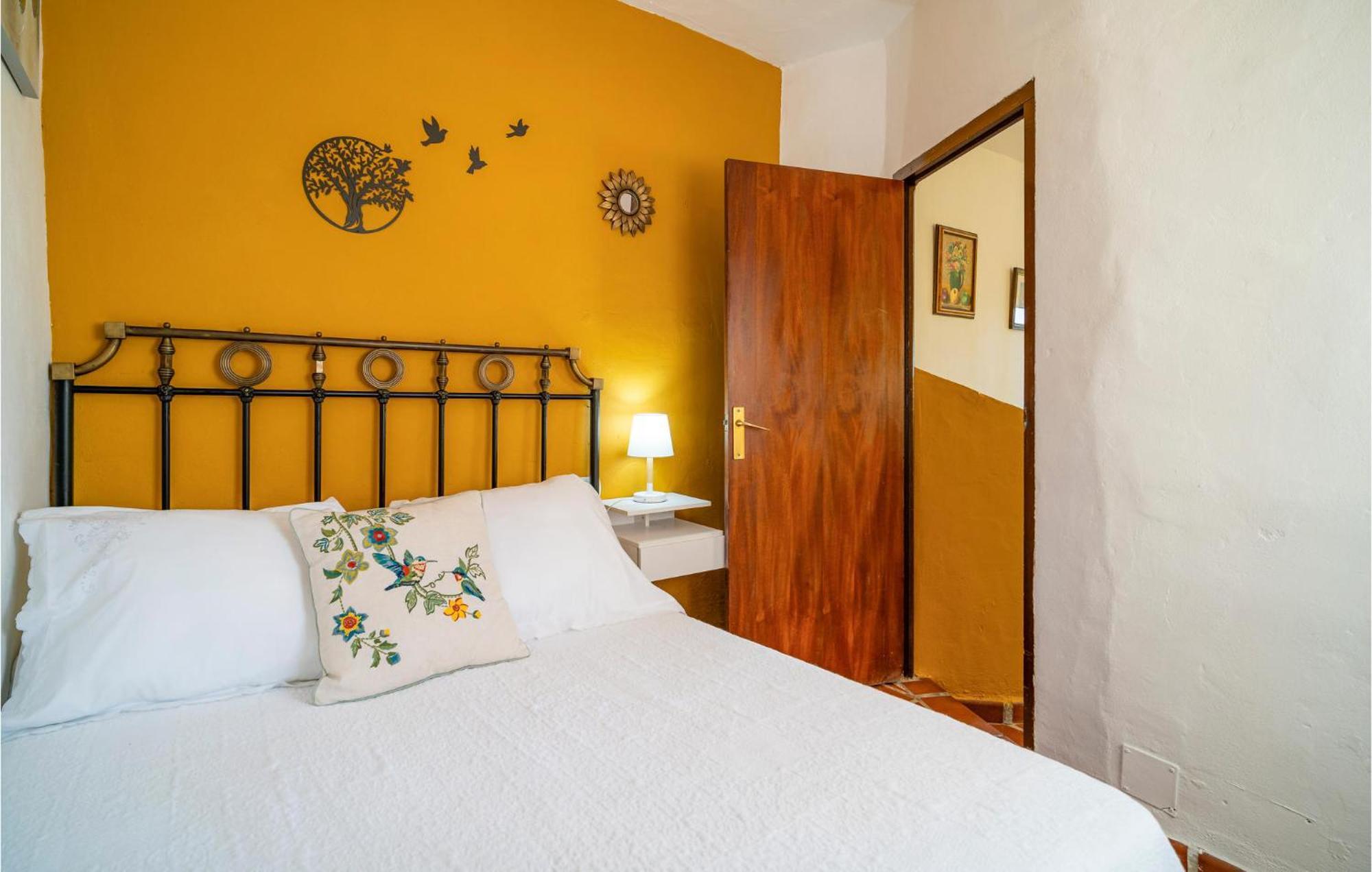 Amazing Cottage In Algatocin With Kitchen Ngoại thất bức ảnh